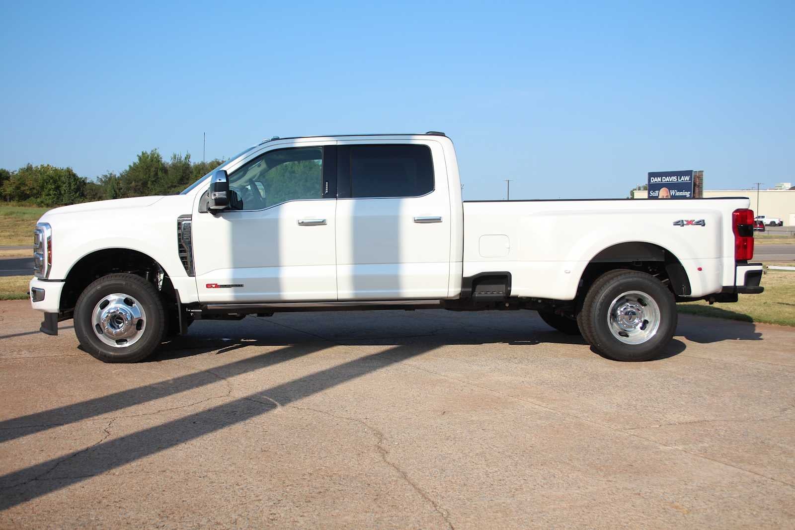2026 Ford Super Duty F-350 DRW Pickup Platinum