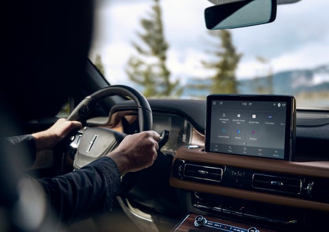 The center touch screen in a 2024 Lincoln Aviator® SUV is shown | Vance Lincoln in Miami OK