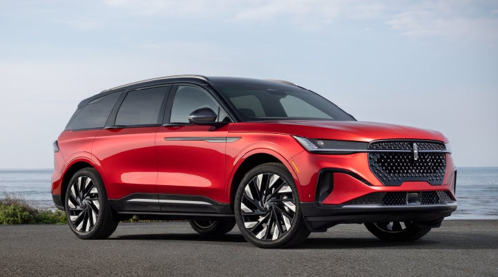 A 2024 Lincoln Nautilus® Reserve model is shown with the stylish available Jet Appearance Package. | Vance Lincoln in Miami OK