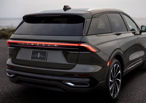 The rear of a 2024 Lincoln Black Label Nautilus® SUV displays full LED rear lighting. | Vance Lincoln in Miami OK