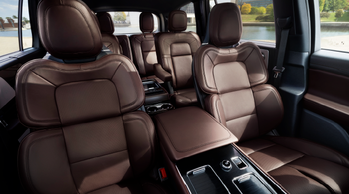 The cabin of the 2025 Lincoln Aviator® SUV is shown with black and brown accents. | Vance Lincoln in Miami OK