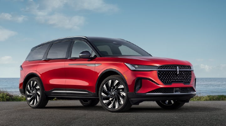 A 2025 Lincoln Nautilus® Reserve model is shown with the stylish available Jet Appearance Package. | Vance Lincoln in Miami OK