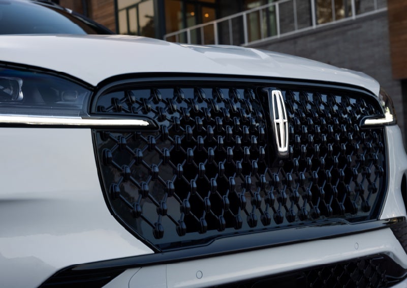 The front grille of a 2026 Lincoln Aviator® SUV is shown. | Vance Lincoln in Miami OK