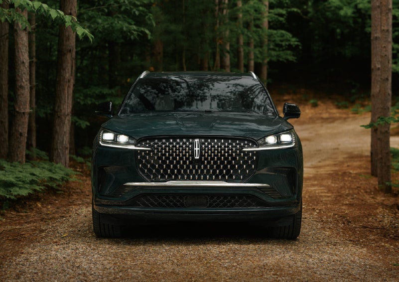 The front grille of a 2027 Lincoln Aviator® Black Label™ SUV is shown. | Vance Lincoln in Miami OK